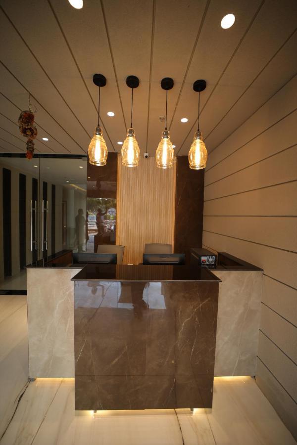 Hotel Marigold Μπουμπάνεσβαρ Εξωτερικό φωτογραφία